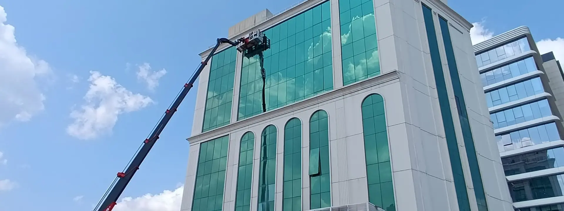 Dış Cephe Cam Temizliği